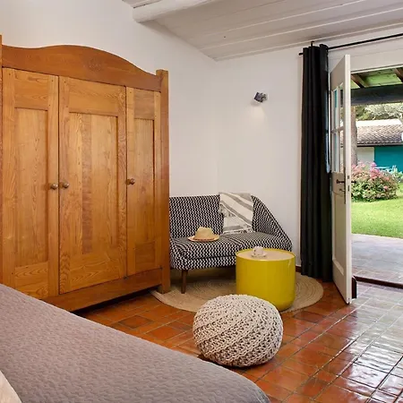 Hotel Oustau Camarguen & 4*