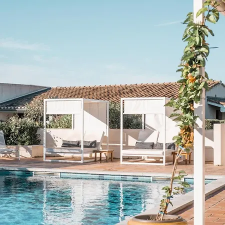 Hotel Oustau Camarguen & 4*