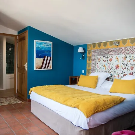 Oustau Camarguen & Hotel 4*