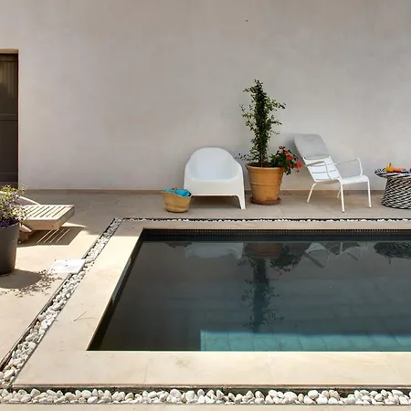 Hotel Oustau Camarguen & 4*