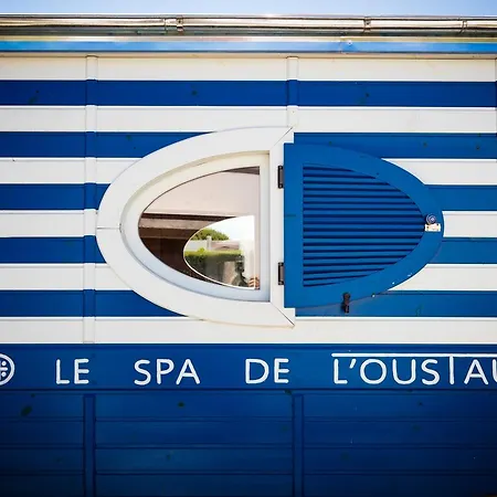 Hotel Oustau Camarguen & 4*